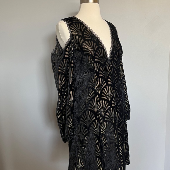 Alice + Olivia Aria Cold Shoulder Black Velvet Holiday Christmas Mini Dress 4 S - Picture 9 of 13